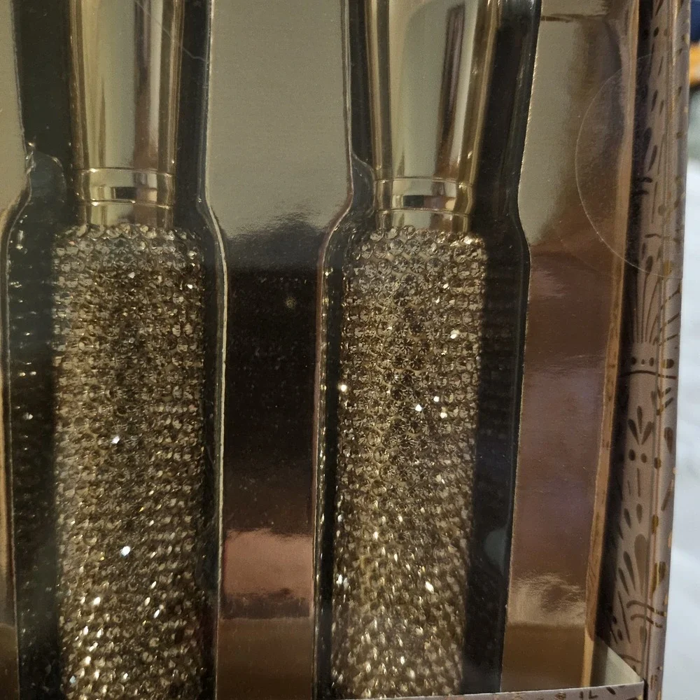 Vince Camuto Rose Gold Sparkly 5 Piece Makeup Brush Set. New. Good Size Handles